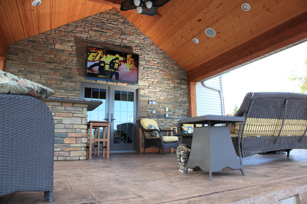 Covered Outdoor Entertainmet TV Patio